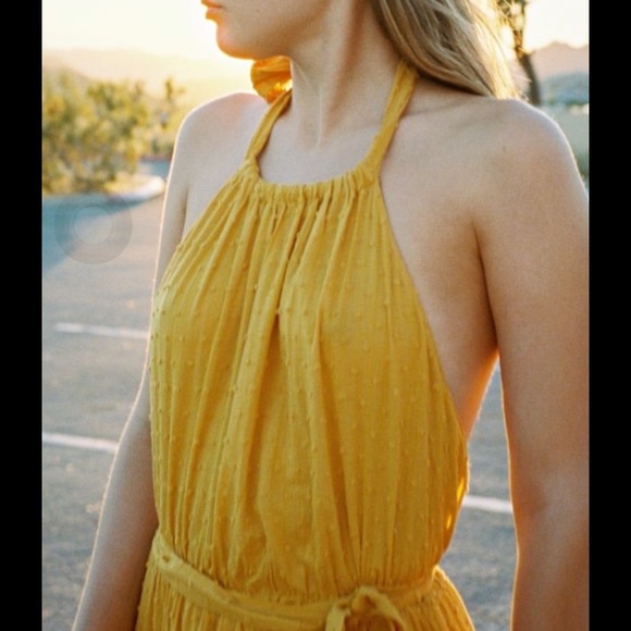 Summer yellow tiered halter dress - Picture 2 of 5